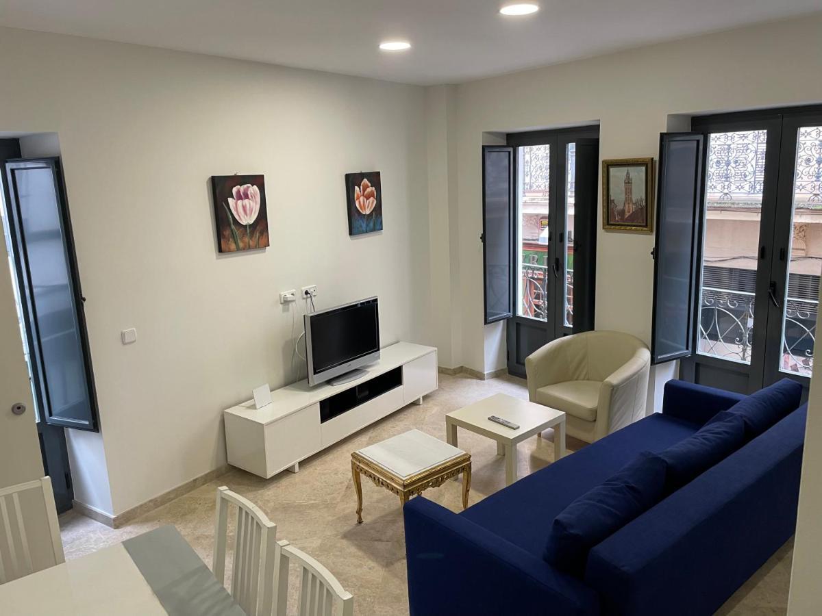 Petit Sagasta Apartamentos-Sagasta เซบีญา ภายนอก รูปภาพ